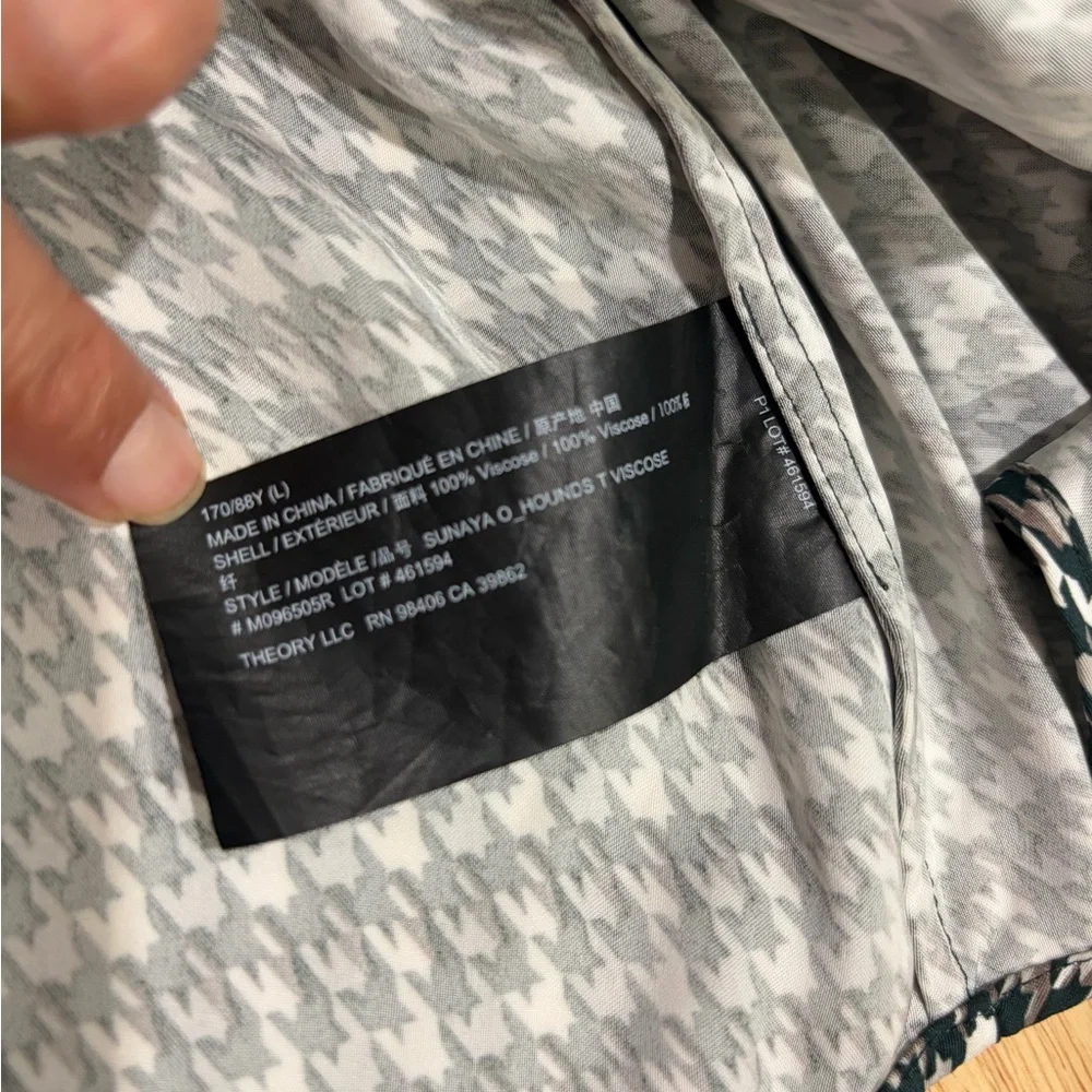 THEORY Houndstooth Button Up Blouse Deep Green White Grey Classic Minimalist - Picture 7 of 7